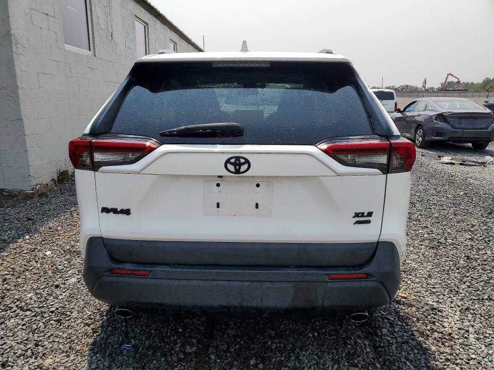 Photo 6 from auction – 2019 TOYOTA RAV4 with VIN 2T3A1RFV8KW064536