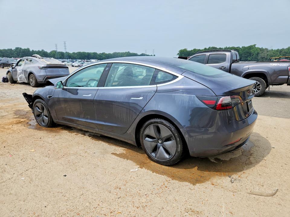 صورة رقم 2 من المزاد - 2018 TESLA MODEL 3 مع VIN 5YJ3E1EB4JF113967
