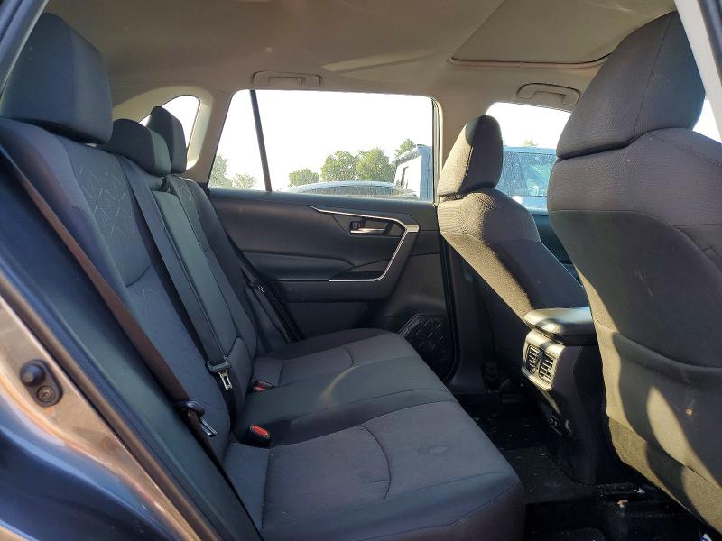Photo 11 from auction – 2019 TOYOTA RAV4 with VIN 2T3P1RFVXKC055140