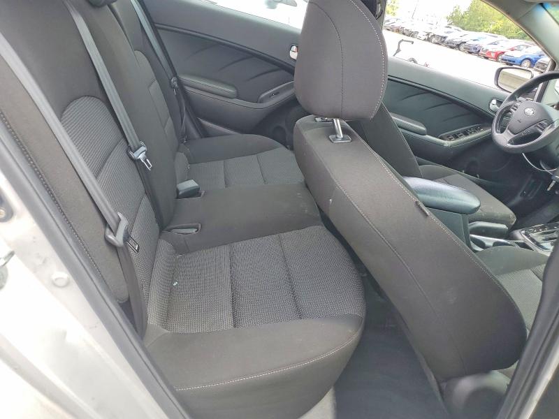 Снимка 10 от търг – 2018 KIA FORTE с VIN 3KPFK4A79JE209785