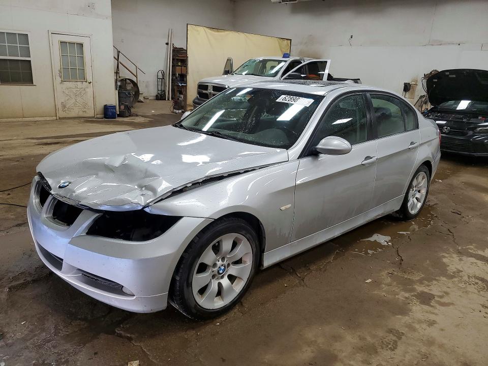 BMW 328 2007 with VIN WBAVA37507NE25656 - Photo from auction
