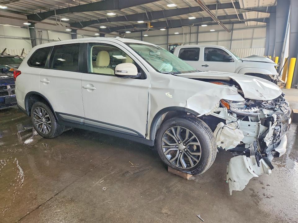 Photo 4 from auction – 2016 MITSUBISHI OUTLANDER with VIN JA4AZ3A32GZ022683