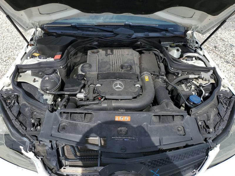 Photo 11 from auction – 2014 MERCEDES-BENZ C with VIN WDDGF4HB1EA953558