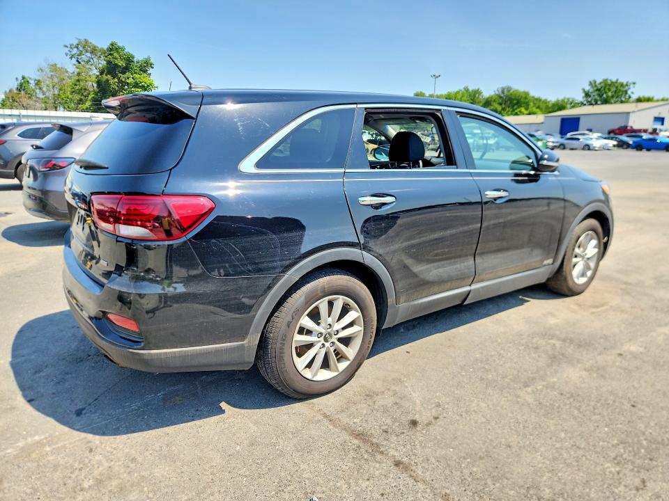 Photo 3 from auction – 2019 KIA SORENTO with VIN 5XYPGDA35KG435152