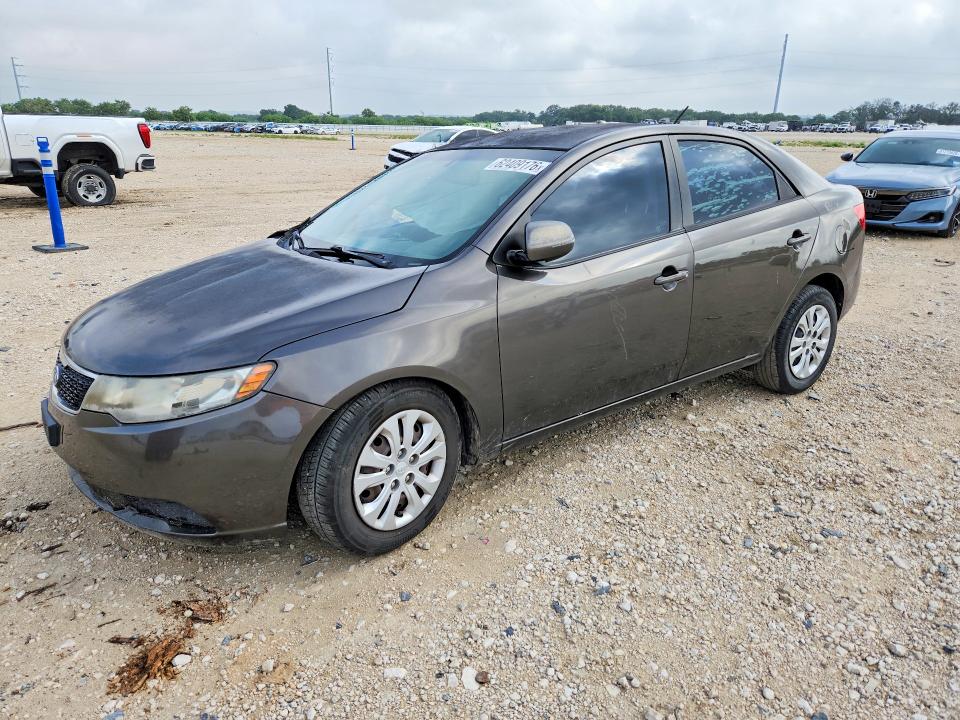 KIA FORTE 2011 with VIN KNAFU4A27B5465903 - Photo from auction