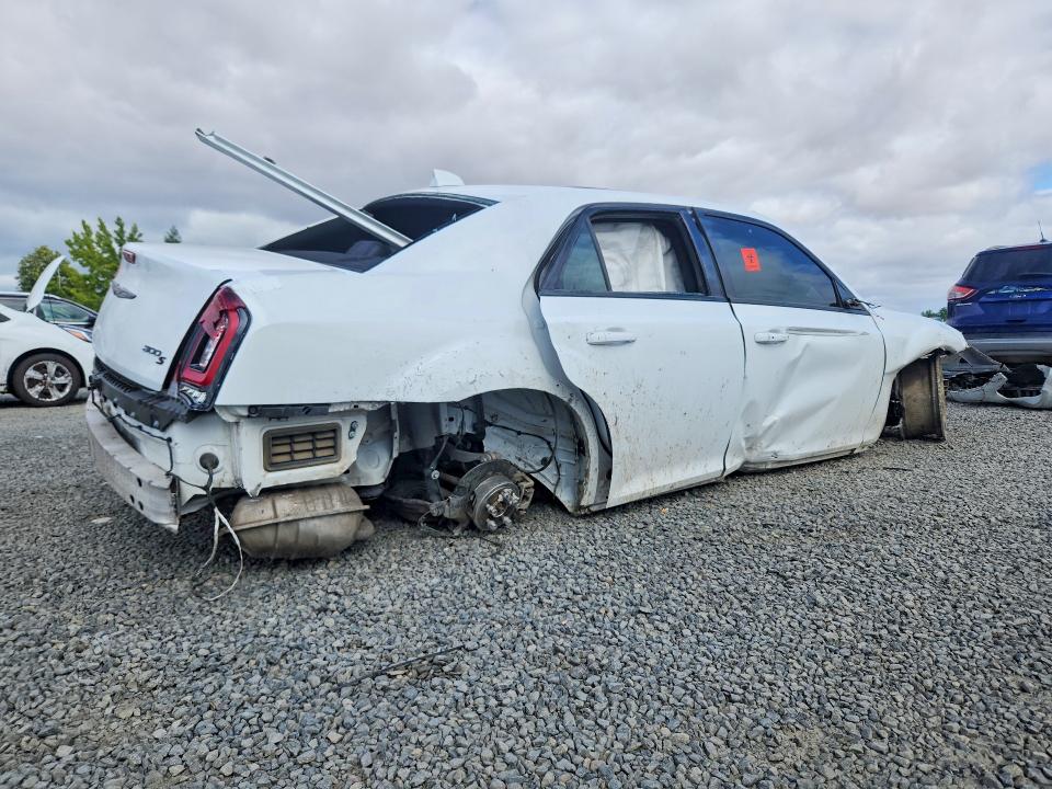Photo 3 from auction – 2022 CHRYSLER 300 with VIN 2C3CCABGXNH158700