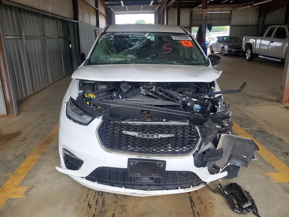 Photo 5 from auction – 2024 CHRYSLER PACIFICA with VIN 2C4RC1BG7RR199145