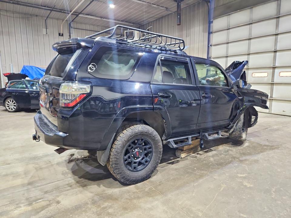 Photo 3 from auction – 2021 TOYOTA 4RUNNER with VIN JTEHU5JRXM5897169