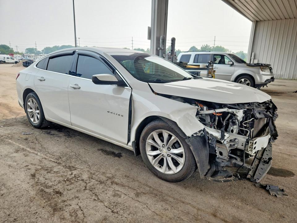 Photo 4 from auction – 2019 CHEVROLET MALIBU with VIN 1G1ZD5ST1KF174376