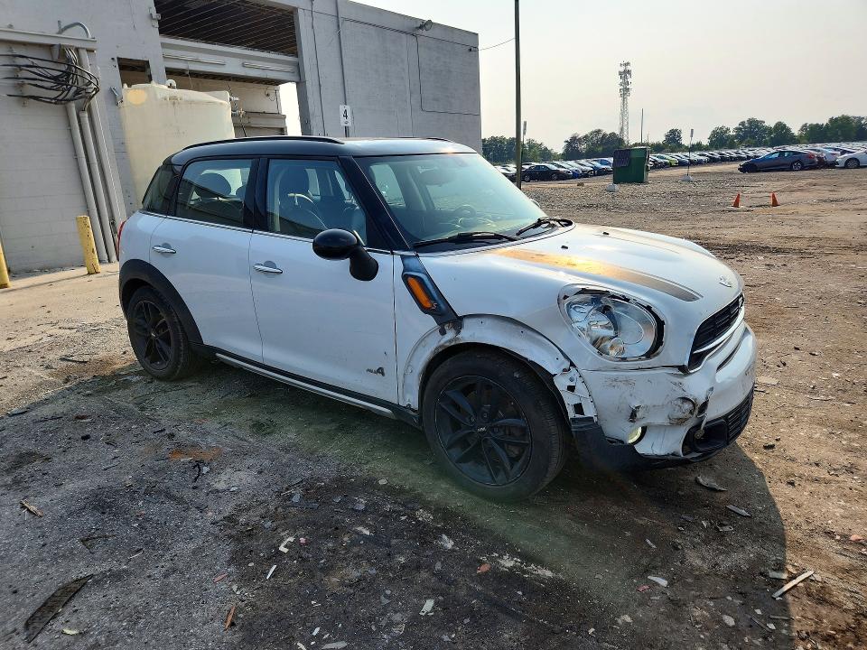 Photo 4 from auction – 2016 MINI COOPER with VIN WMWZC5C51GWU01029