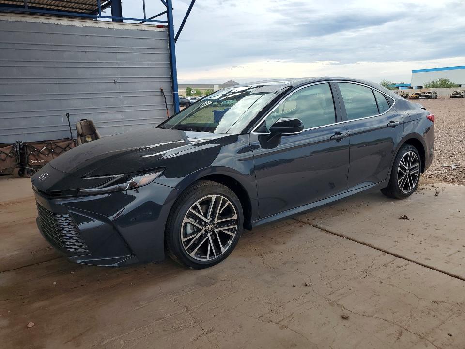 TOYOTA CAMRY 2026 z numerem VIN 4T1DAACK3TU754665 - Zdjęcie z aukcji