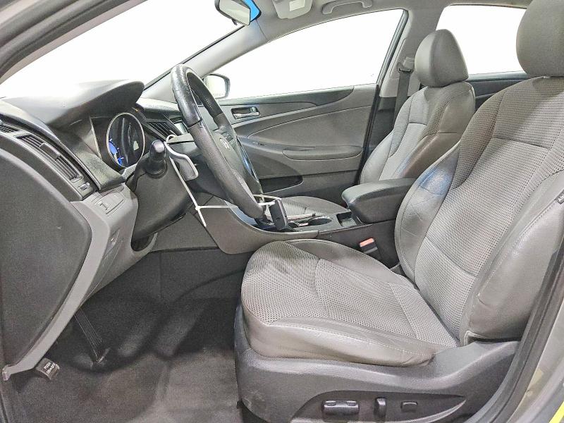 Photo 7 from auction – 2011 HYUNDAI SONATA with VIN 5NPEC4AC9BH070924