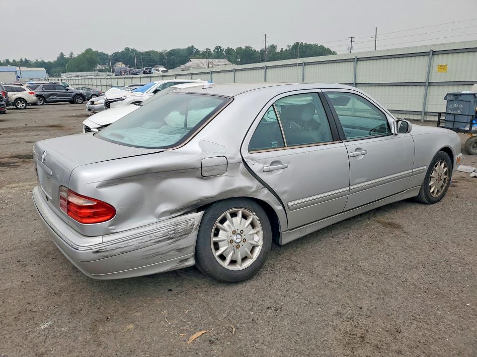 صورة رقم 3 من المزاد - 2000 MERCEDES-BENZ E مع VIN WDBJF65J9YB163851