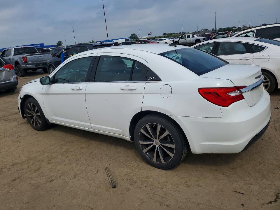Photo 2 from auction – 2014 CHRYSLER 200 with VIN 1C3CCBBG7EN120144
