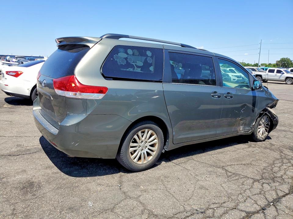 Photo 3 from auction – 2012 TOYOTA SIENNA with VIN 5TDYK3DC6CS246474