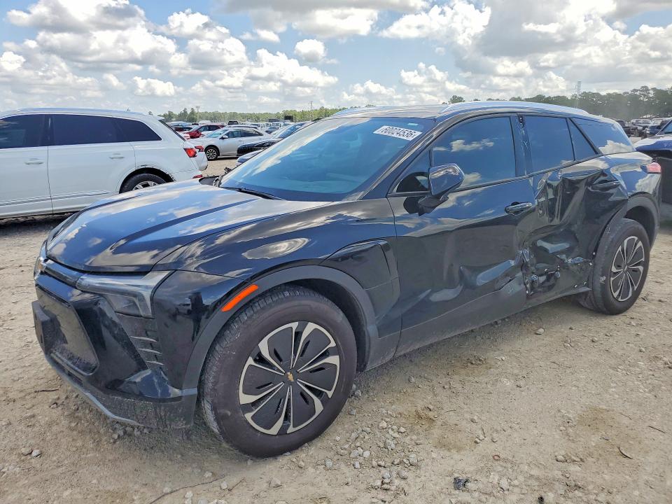 CHEVROLET BLAZER 2024 with VIN 3GNKDBRJ3RS265061 - Photo from auction