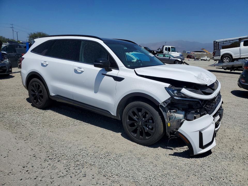 Photo 4 from auction – 2022 KIA SORENTO with VIN 5XYRK4LF4NG127053