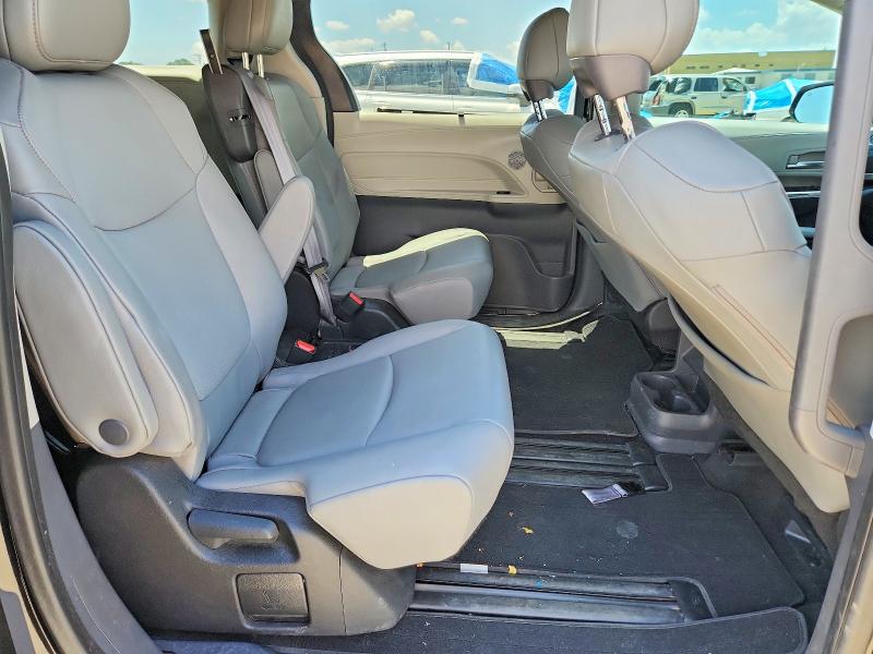 Photo 11 from auction – 2023 TOYOTA SIENNA with VIN 5TDYRKEC2PS163232