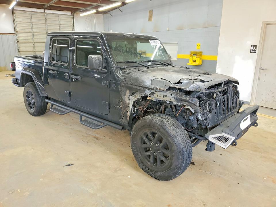 Photo 4 from auction – 2023 JEEP GLADIATOR with VIN 1C6HJTAGXPL519098