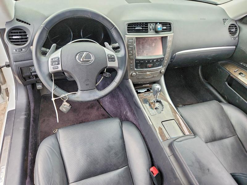 Photo 8 from auction – 2015 LEXUS IS with VIN JTHFF2C29F2532084