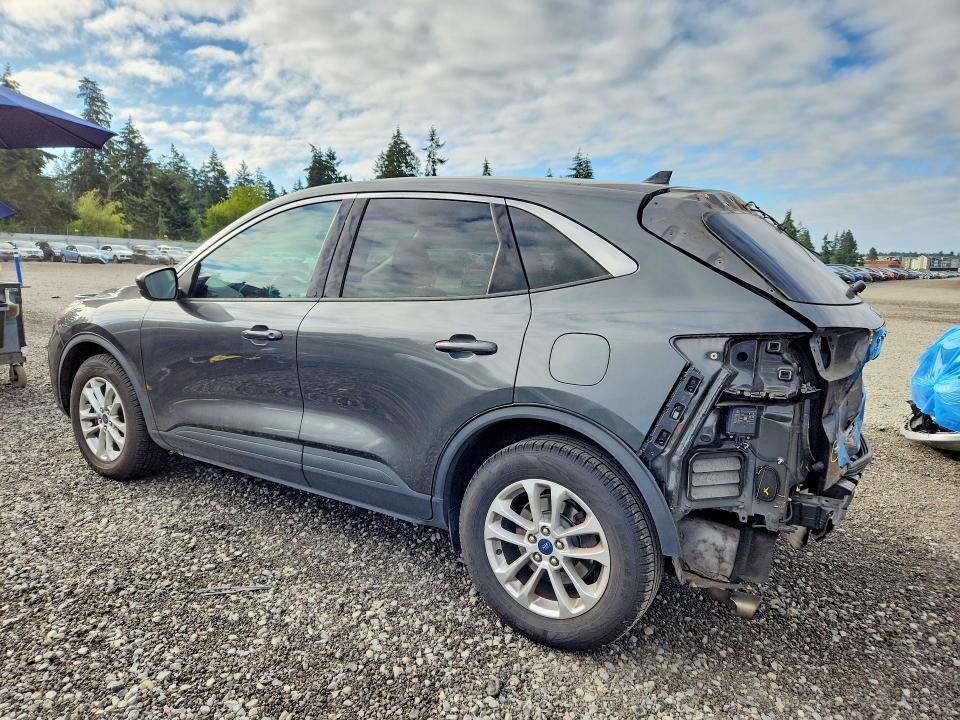 Photo 2 from auction – 2020 FORD ESCAPE with VIN 1FMCU9G63LUB06841
