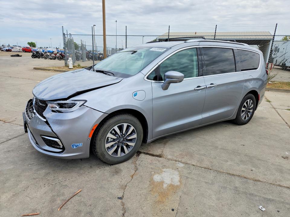 CHRYSLER PACIFICA 2021 with VIN 2C4RC1L77MR544326 - Photo from auction