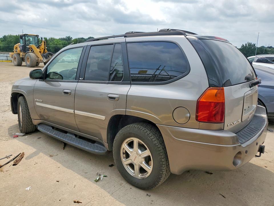 Photo 2 from auction – 2006 GMC ENVOY with VIN 1GKDT13S762340775