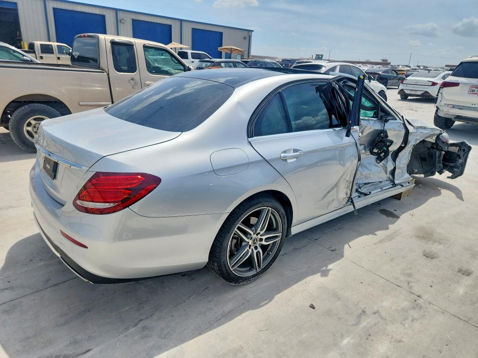 Photo 3 from auction – 2020 MERCEDES-BENZ E with VIN W1KZF8DB5LA817694