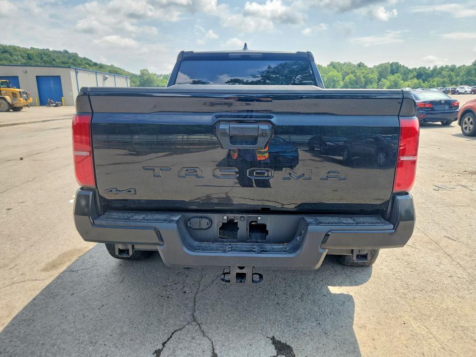 Photo 6 from auction – 2026 TOYOTA TACOMA with VIN 3TMLB5JN9TM275964