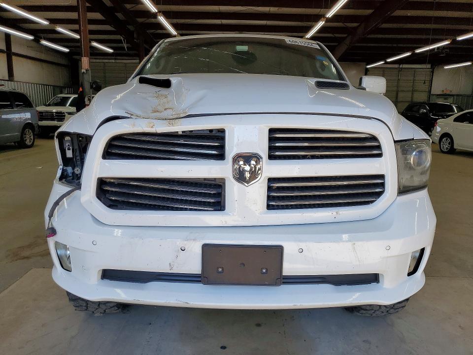 Photo 5 from auction – 2015 RAM 1500 with VIN 1C6RR6MT1FS703454