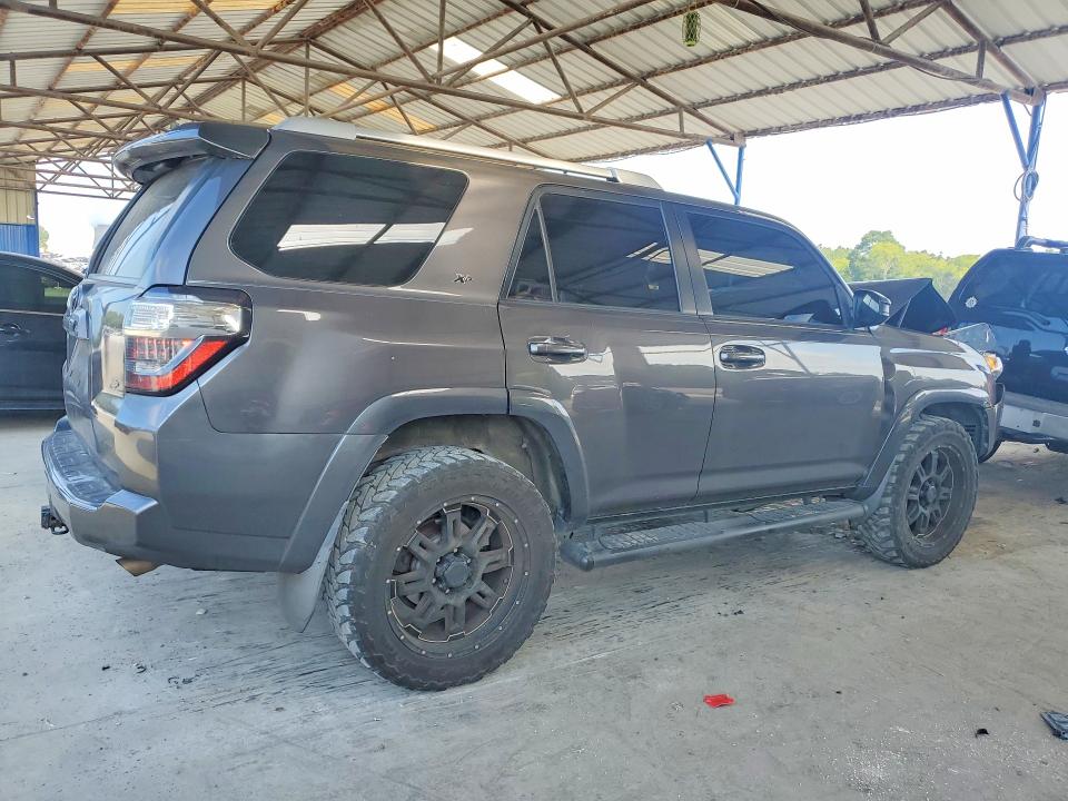 Photo 3 from auction – 2017 TOYOTA 4RUNNER with VIN JTEBU5JR2H5455028
