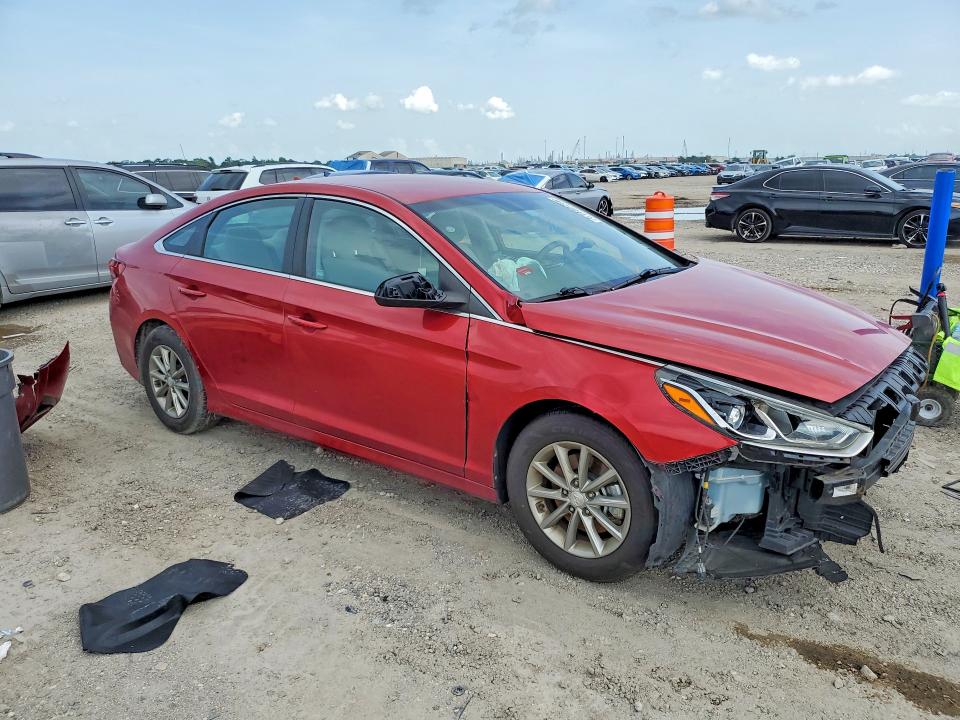 Photo 4 from auction – 2019 HYUNDAI SONATA with VIN 5NPE24AF0KH812575