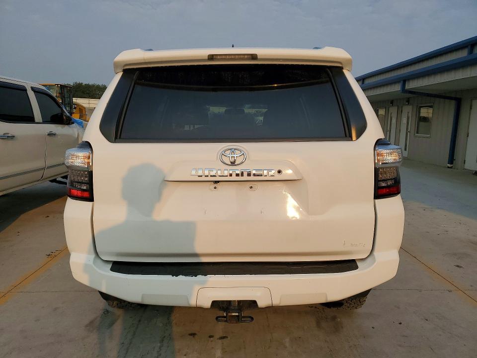 Foto 6 de la subasta – 2016 TOYOTA 4RUNNER con VIN JTEBU5JR5G5351003