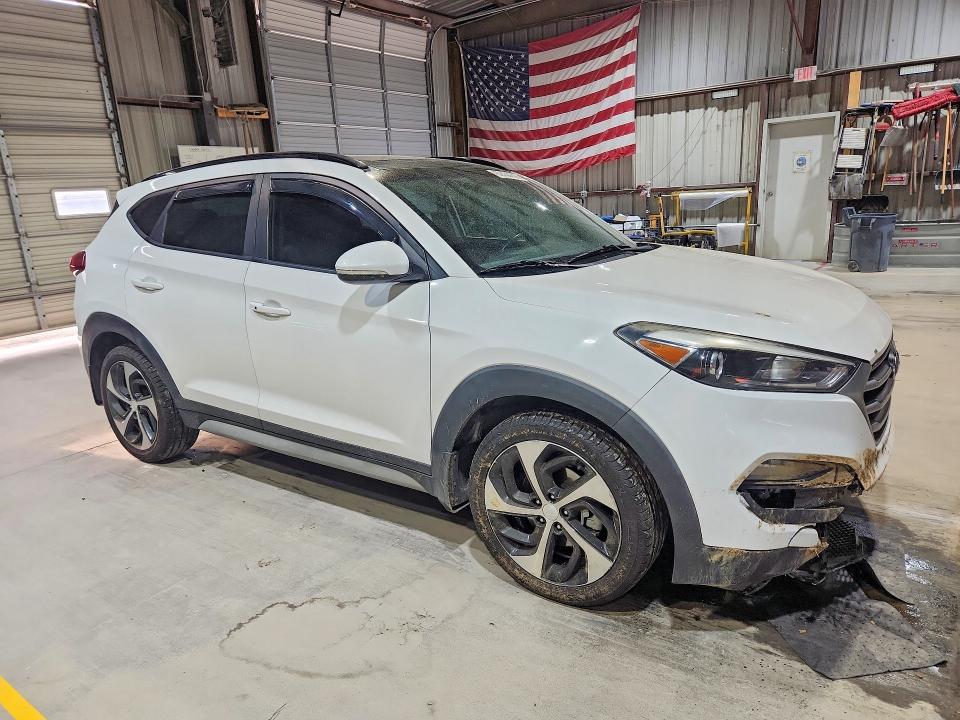 Photo 4 from auction – 2018 HYUNDAI TUCSON with VIN KM8J33A2XJU810545