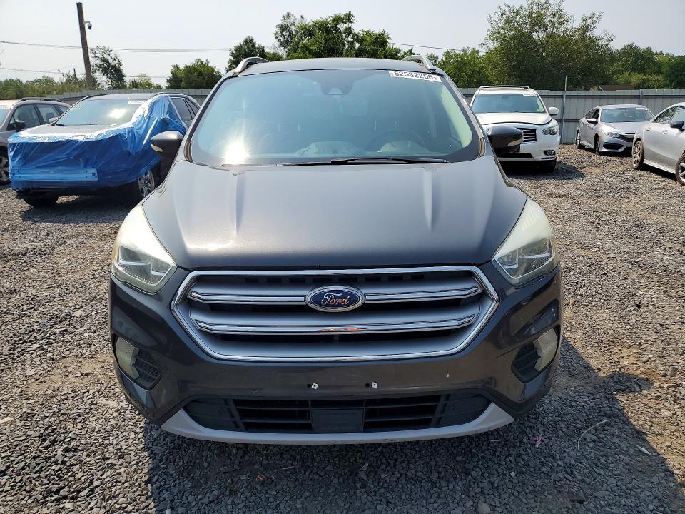 Photo 5 from auction – 2017 FORD ESCAPE with VIN 1FMCU9JD9HUC82338