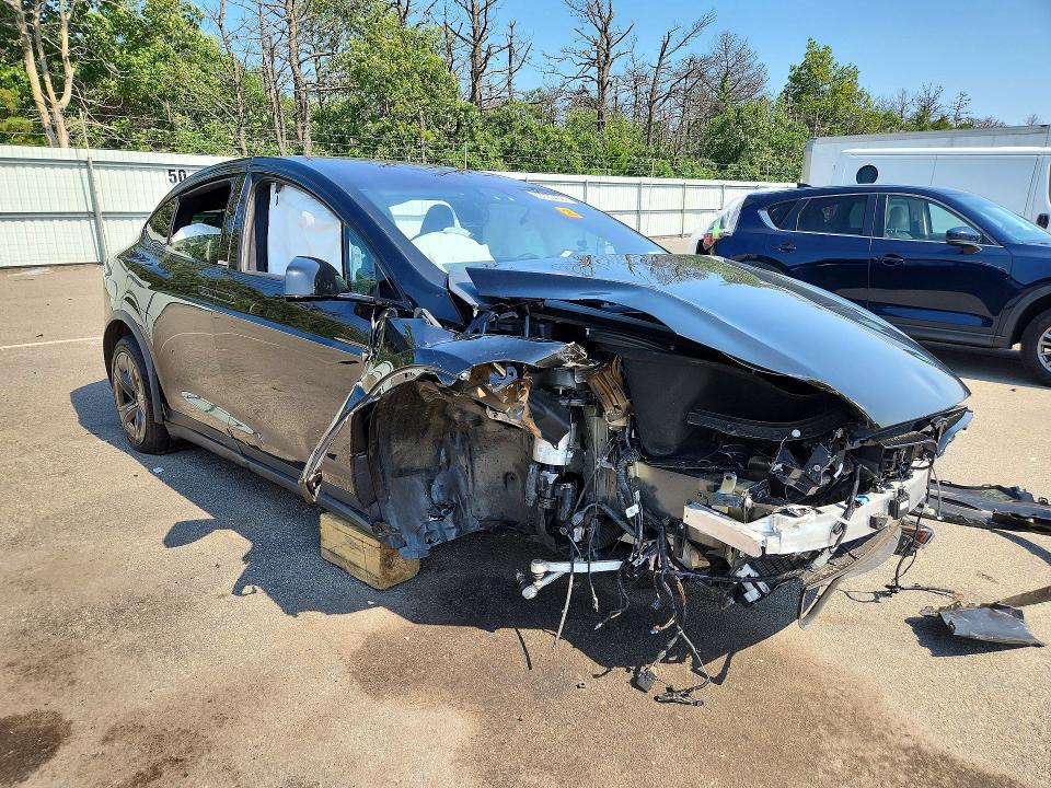 Photo 4 from auction – 2026 TESLA MODEL X with VIN 7SAXCBE68TF479811