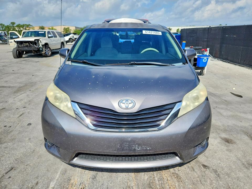 Фото 5 с аукциона – 2011 TOYOTA SIENNA с VIN 5TDKK3DC2BS150555