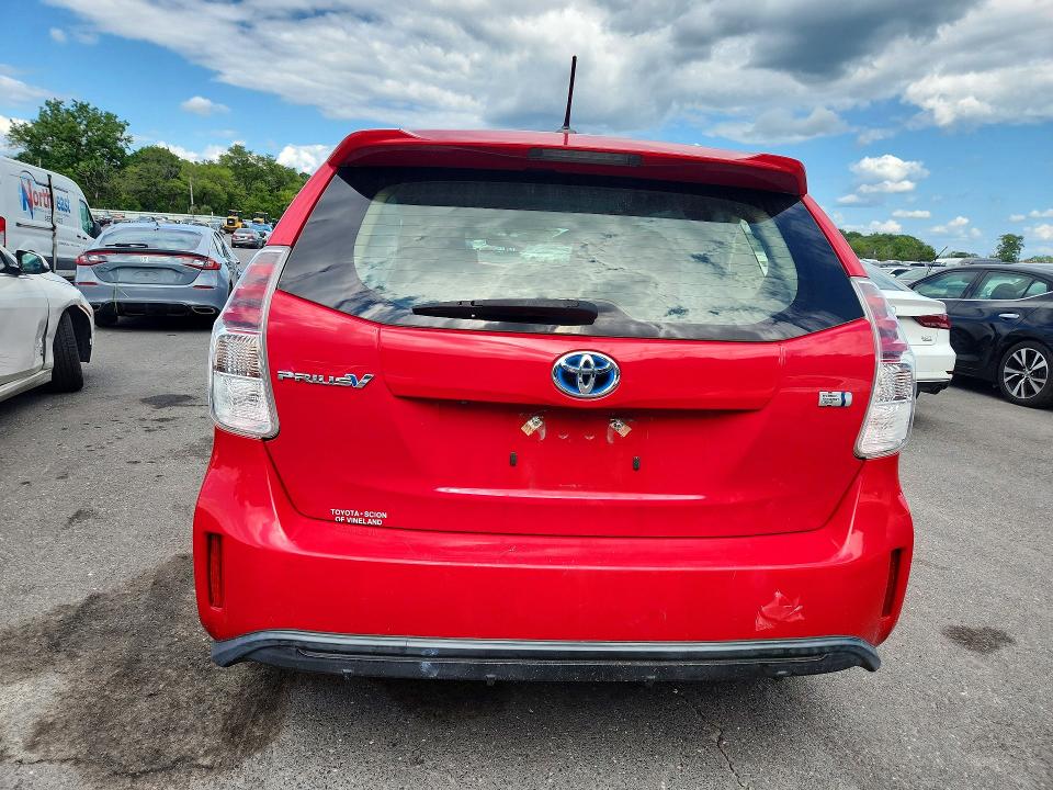 Photo 6 from auction – 2015 TOYOTA PRIUS V with VIN JTDZN3EU3FJ017917