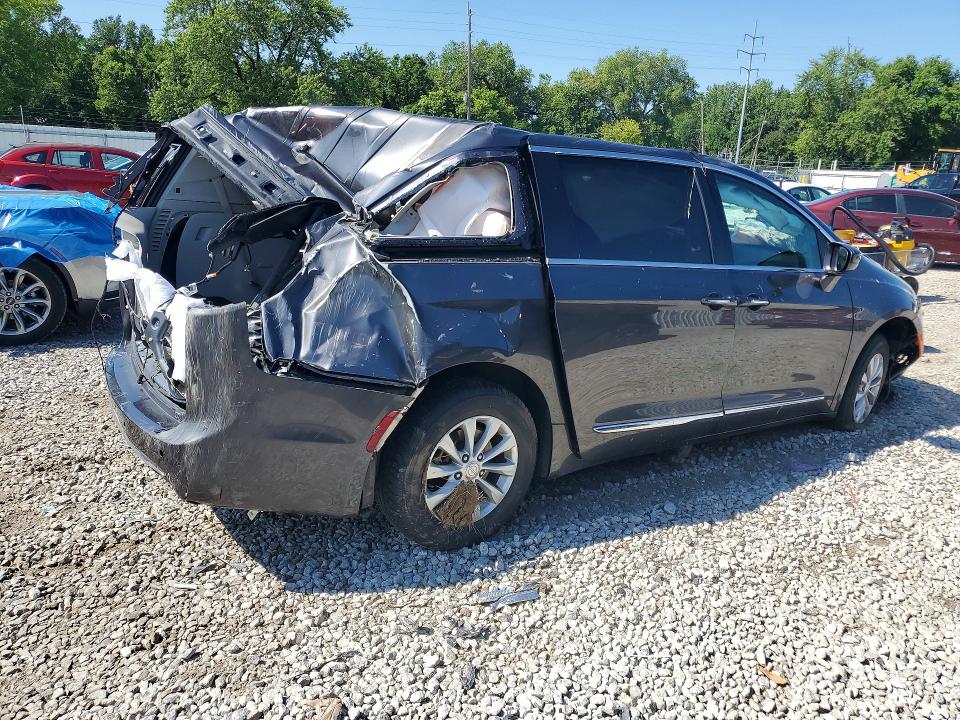 Photo 3 from auction – 2017 CHRYSLER PACIFICA with VIN 2C4RC1BG9HR762453