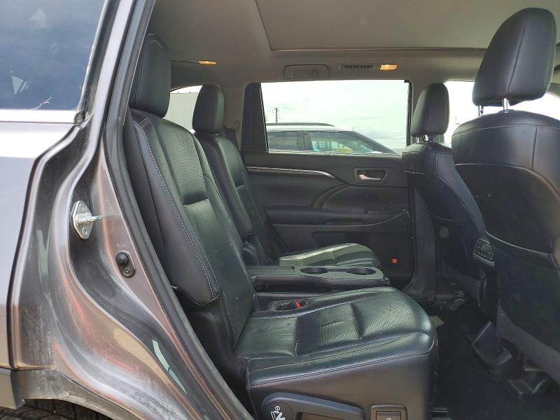 Photo 11 from auction – 2016 TOYOTA HIGHLANDER with VIN 5TDDKRFH4GS248529