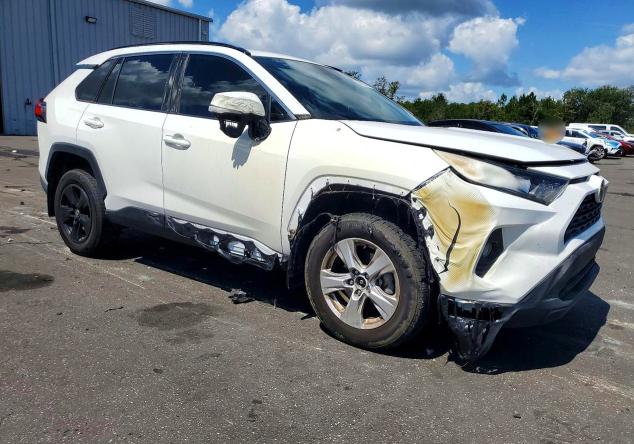 Photo 4 from auction – 2021 TOYOTA RAV4 with VIN 2T3P1RFV3MC191130