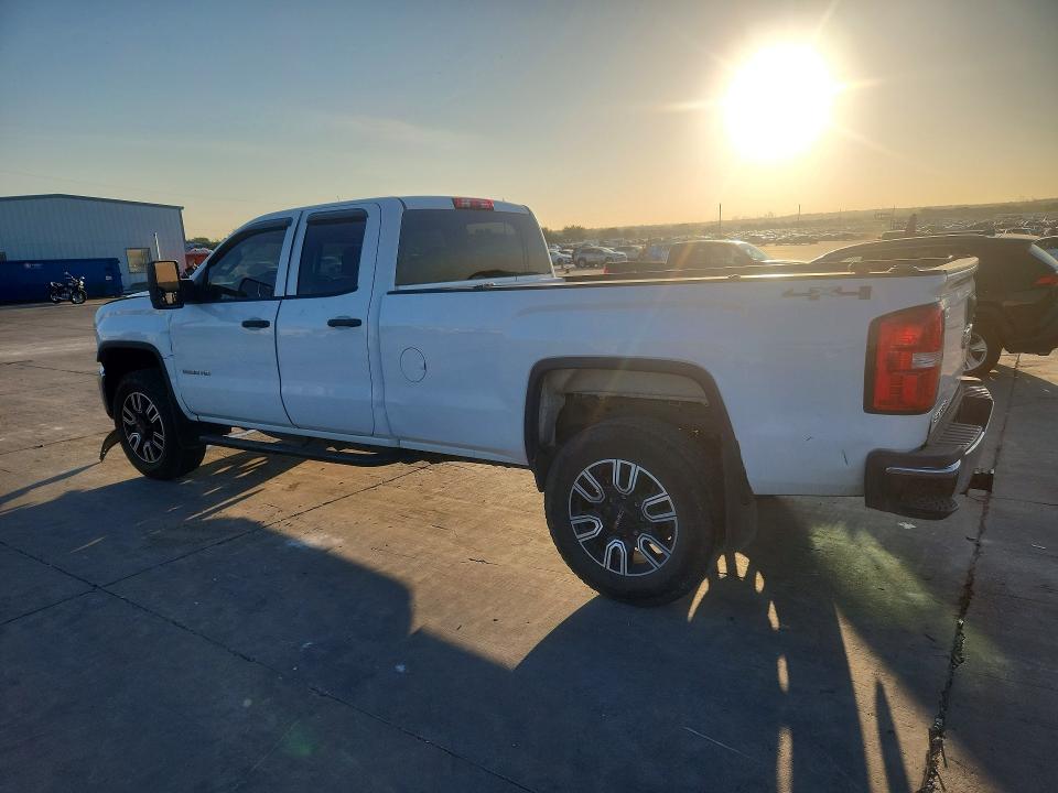 Photo 2 from auction – 2015 GMC SIERRA with VIN 1GT22XEG9FZ100247