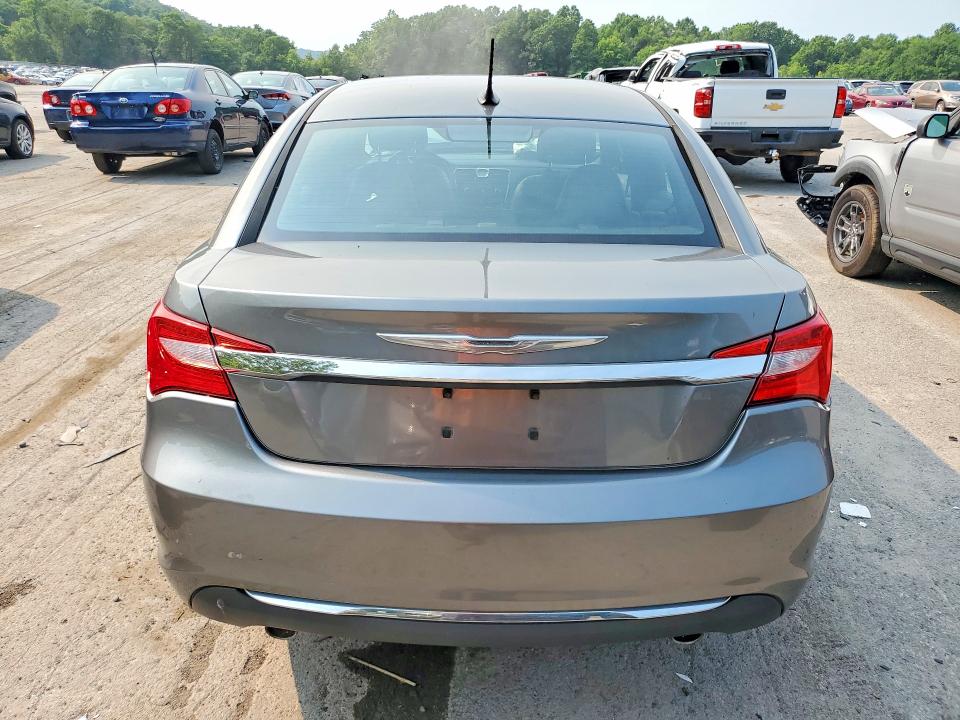 Photo 6 from auction – 2013 CHRYSLER 200 with VIN 1C3CCBCG2DN751820