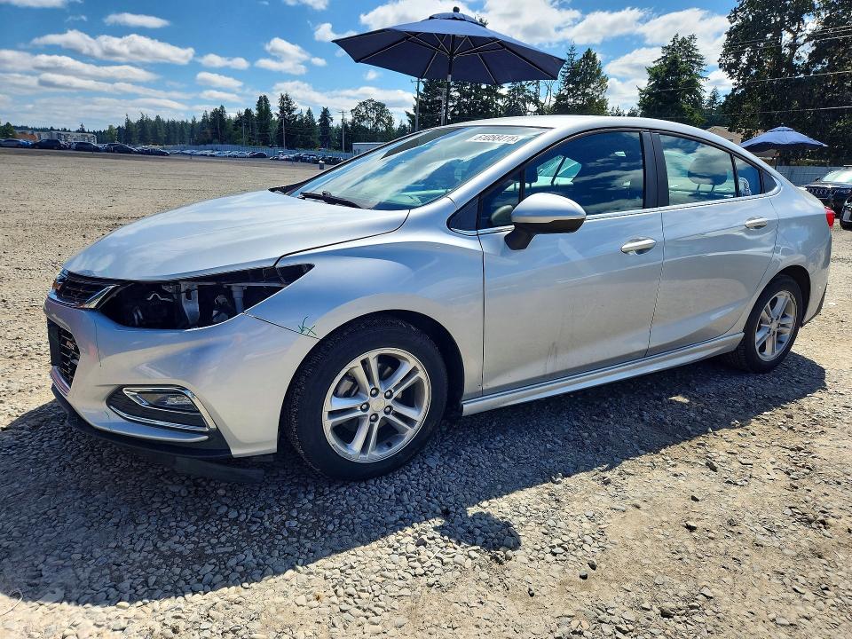 CHEVROLET CRUZE 2017 with VIN 1G1BE5SM4H7267628 - Photo from auction