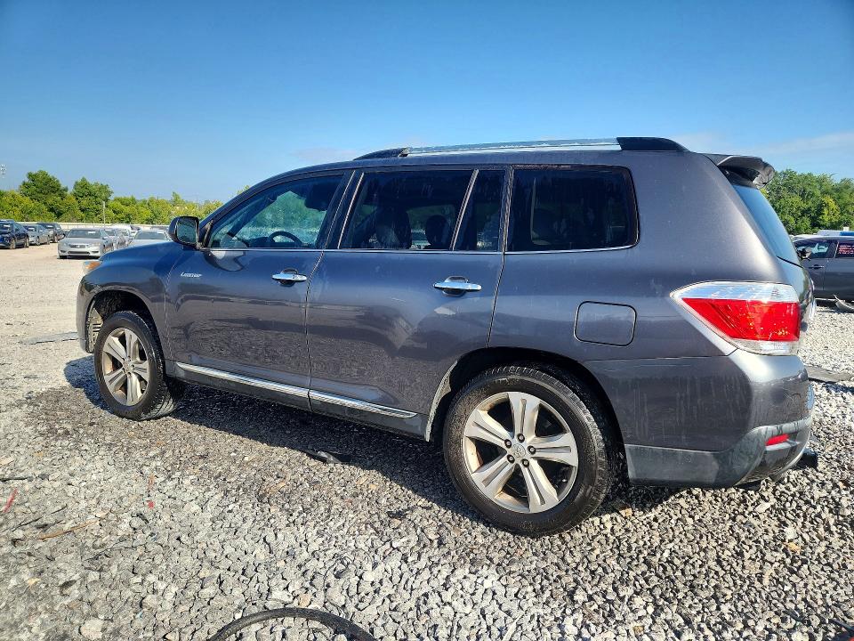 Photo 2 from auction – 2011 TOYOTA HIGHLANDER with VIN 5TDYK3EH2BS047513