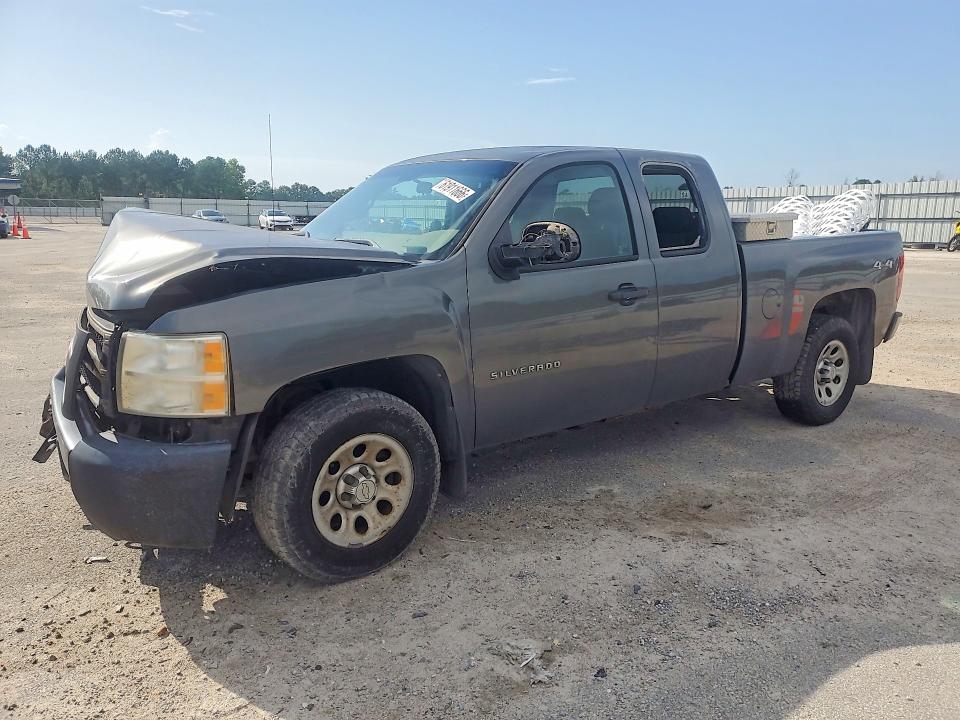 CHEVROLET SILVERADO 2011 with VIN 1GCRKPE36BZ127802 - Photo from auction
