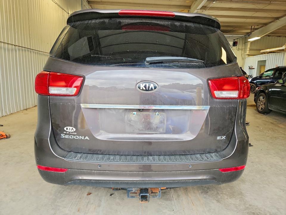 Photo 6 from auction – 2015 KIA SEDONA with VIN KNDMC5C19F6033076