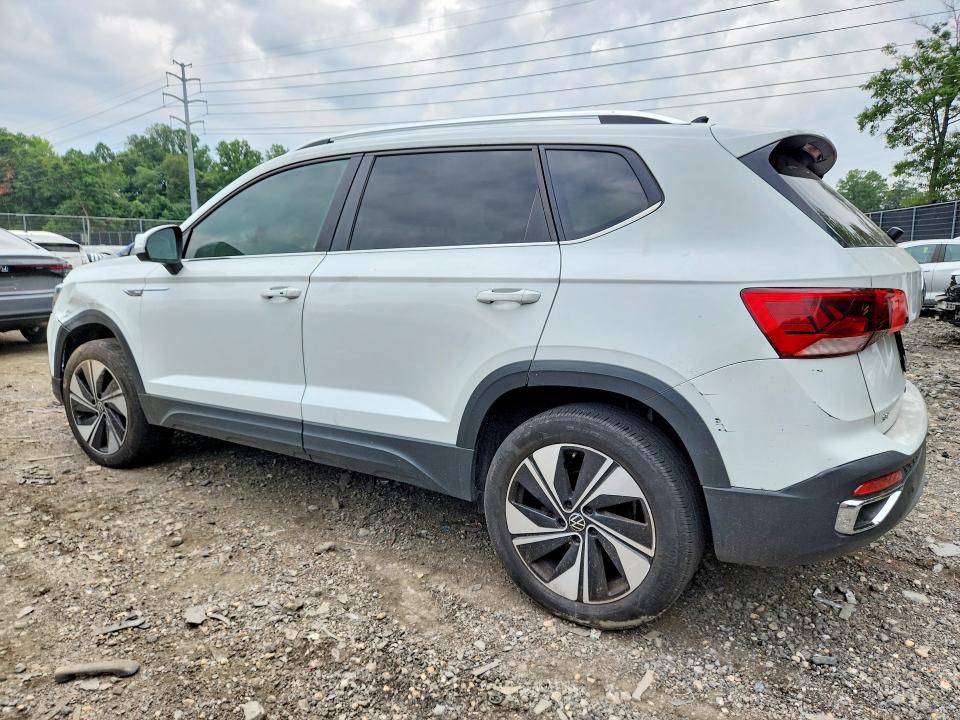 Снимка 2 от търг – 2023 VOLKSWAGEN TAOS с VIN 3VVVX7B22PM372554