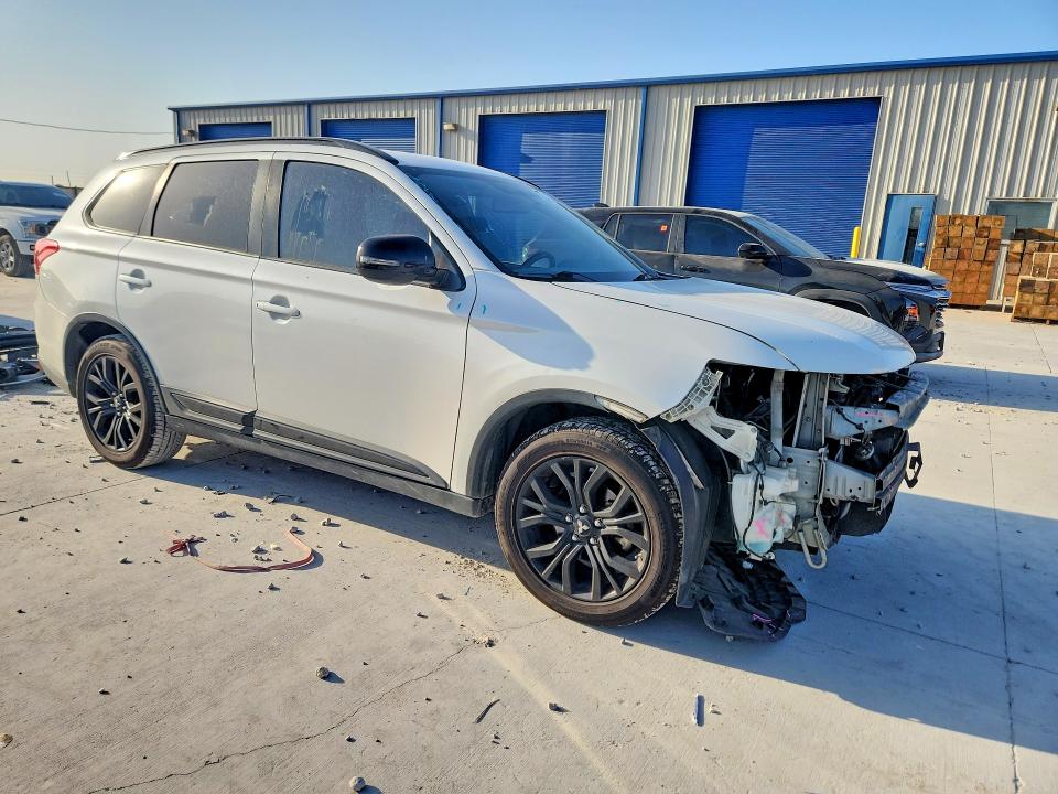 Photo 4 from auction – 2018 MITSUBISHI OUTLANDER with VIN JA4AD3A33JZ050532
