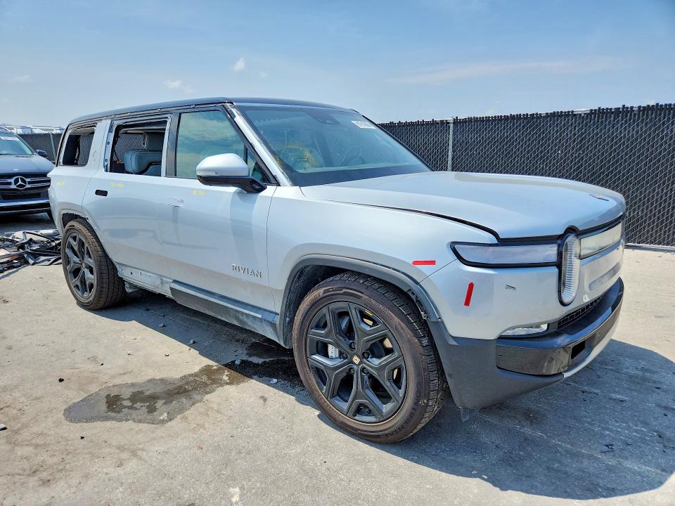Photo 4 from auction – 2024 RIVIAN R1S with VIN 7PDSGCBA9RN041425